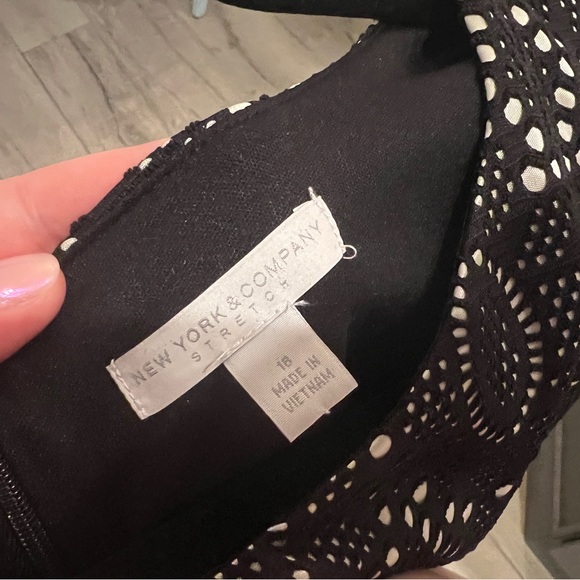 New York & Company Stretch Black Lace Dress 18 - Picture 4 of 8